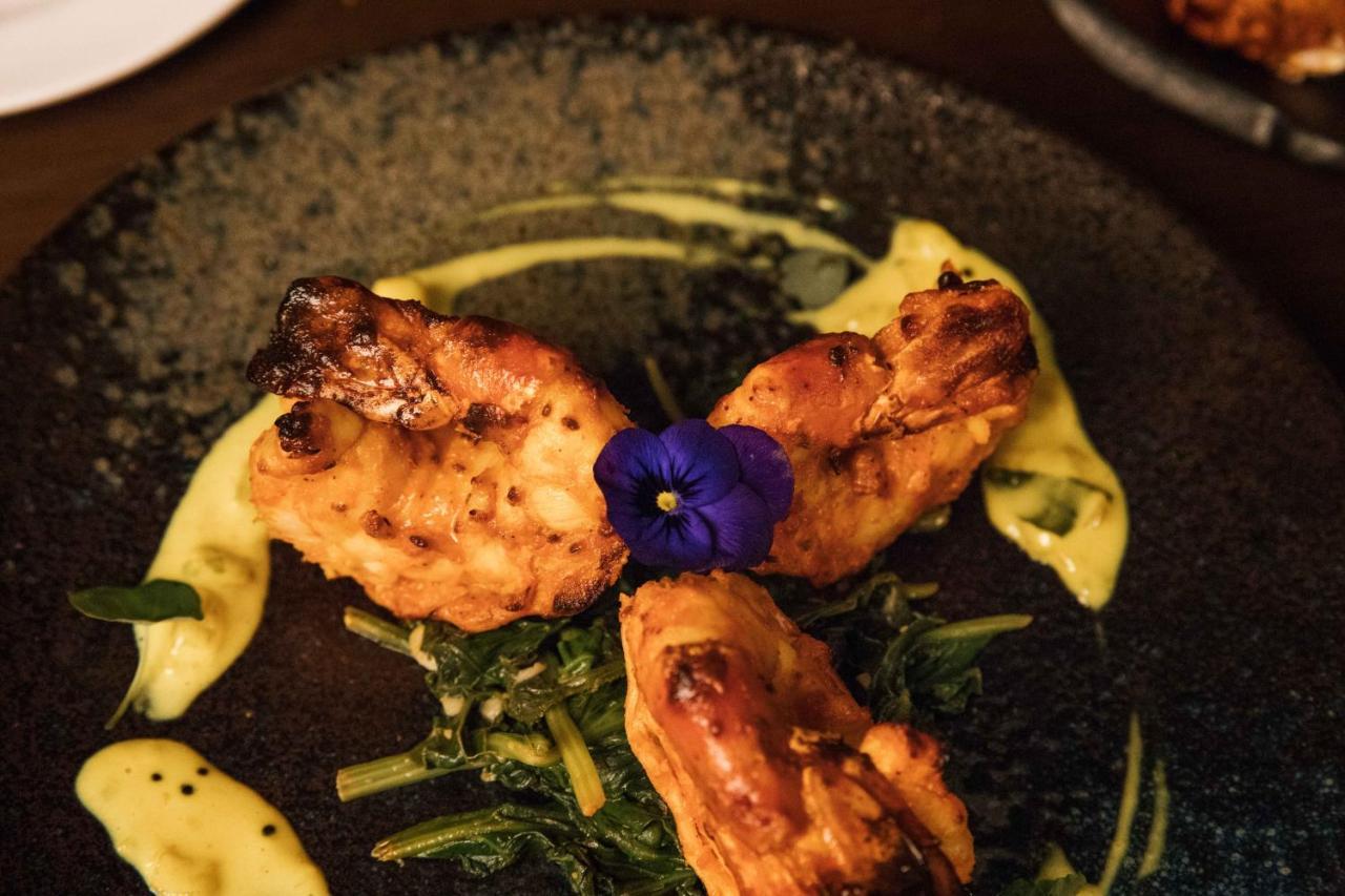 فندق ذا لاليت لندن المظهر الخارجي الصورة A prawn starter at the restaurant