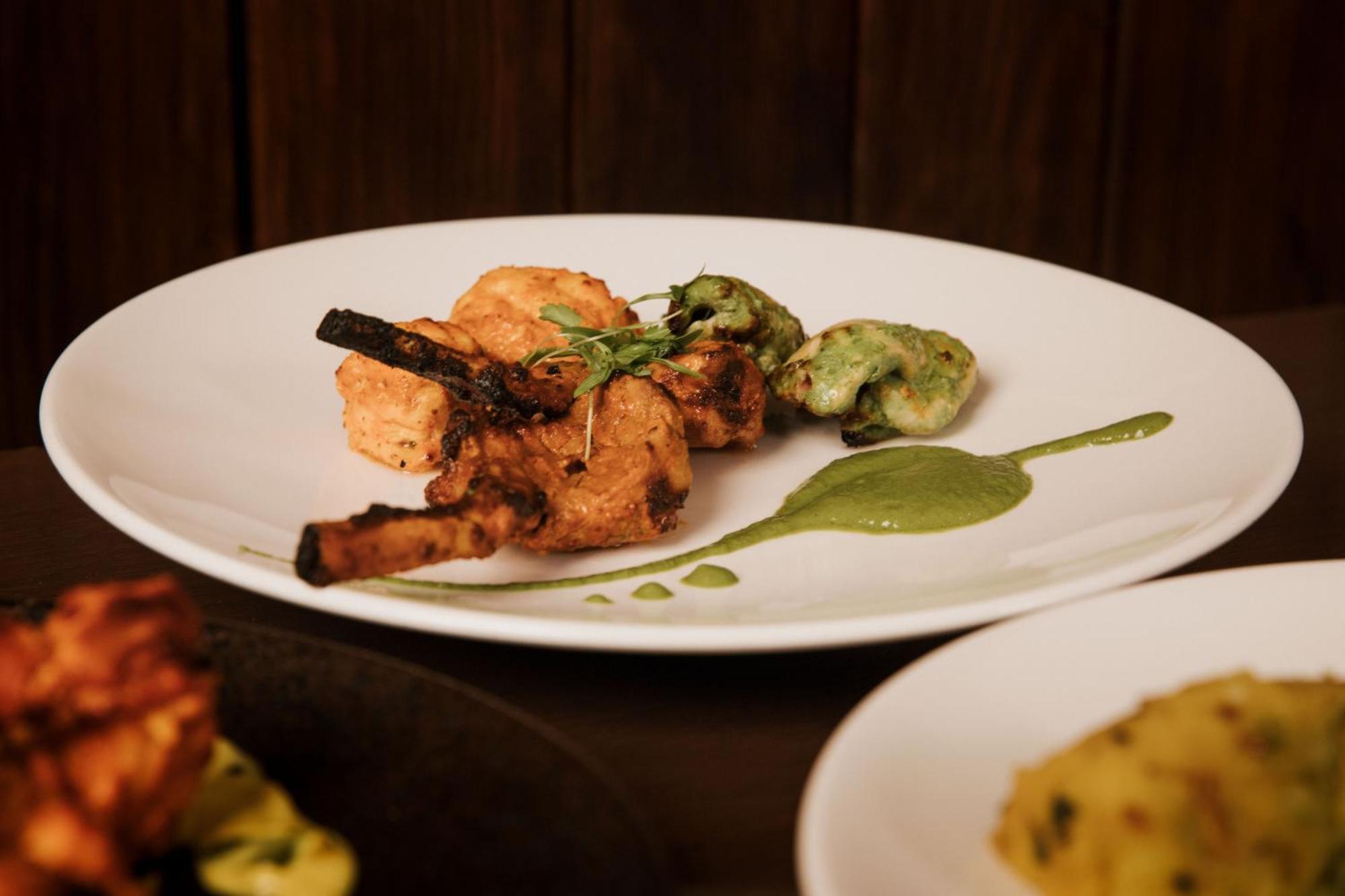 فندق ذا لاليت لندن المظهر الخارجي الصورة Chicken Tikka