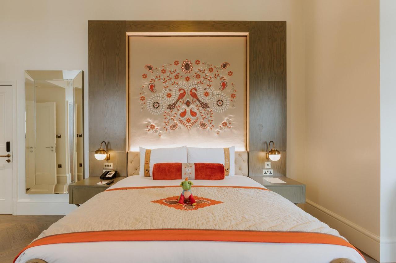 فندق ذا لاليت لندن المظهر الخارجي الصورة A bedroom at the Taj Mahal Palace