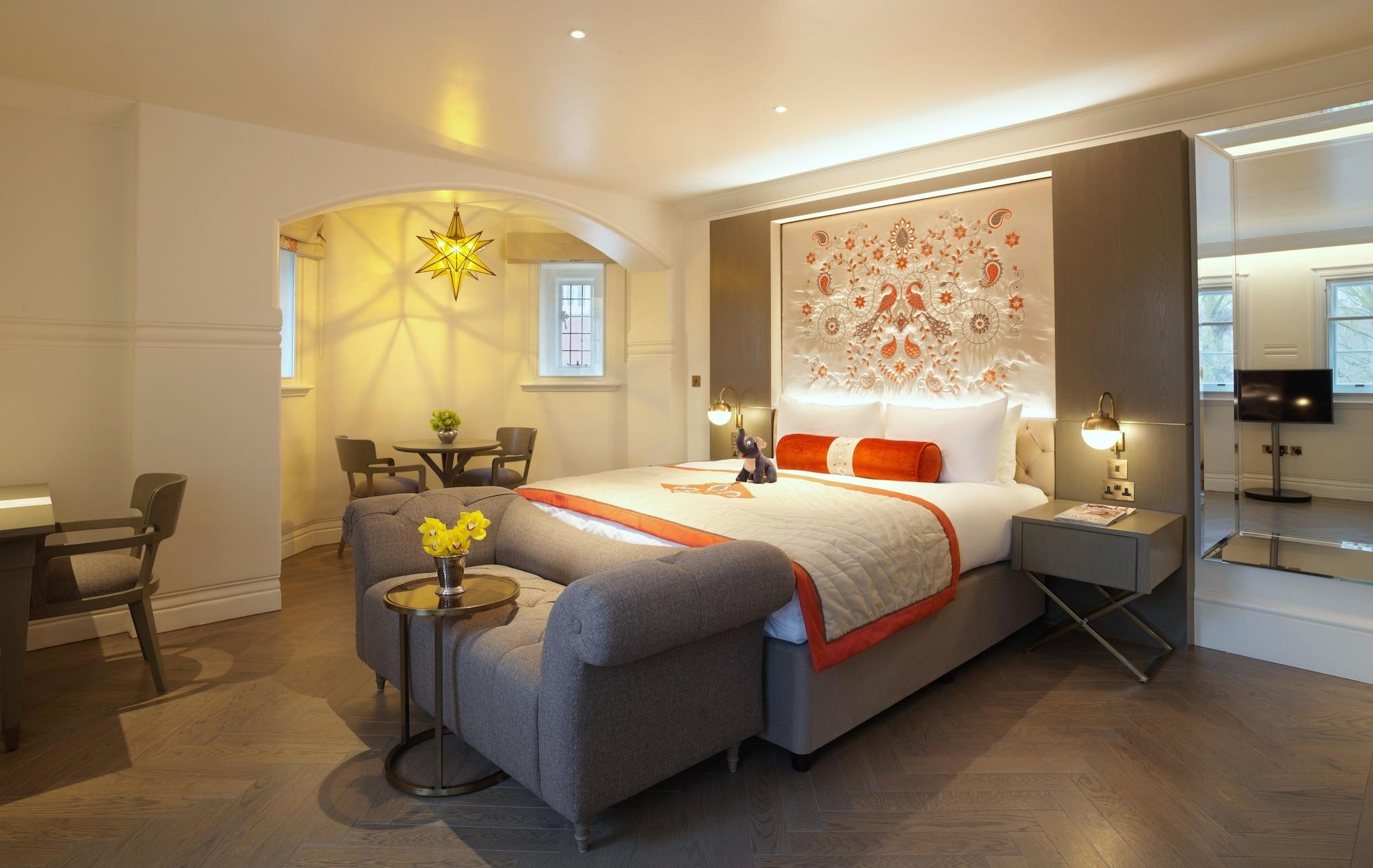 فندق ذا لاليت لندن المظهر الخارجي الصورة A bedroom at The Ivy Collection