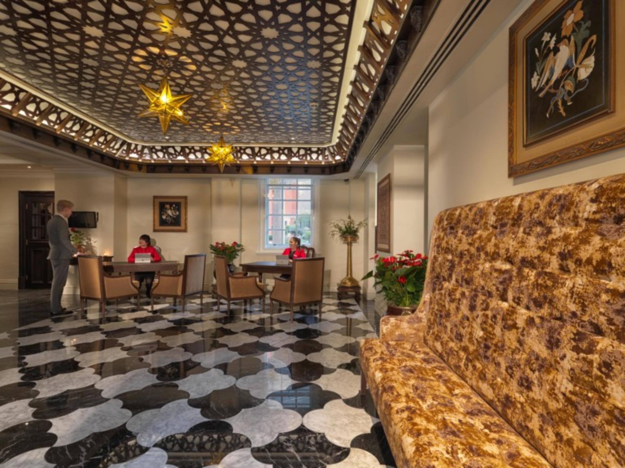 فندق ذا لاليت لندن المظهر الداخلي الصورة The lobby of the hotel