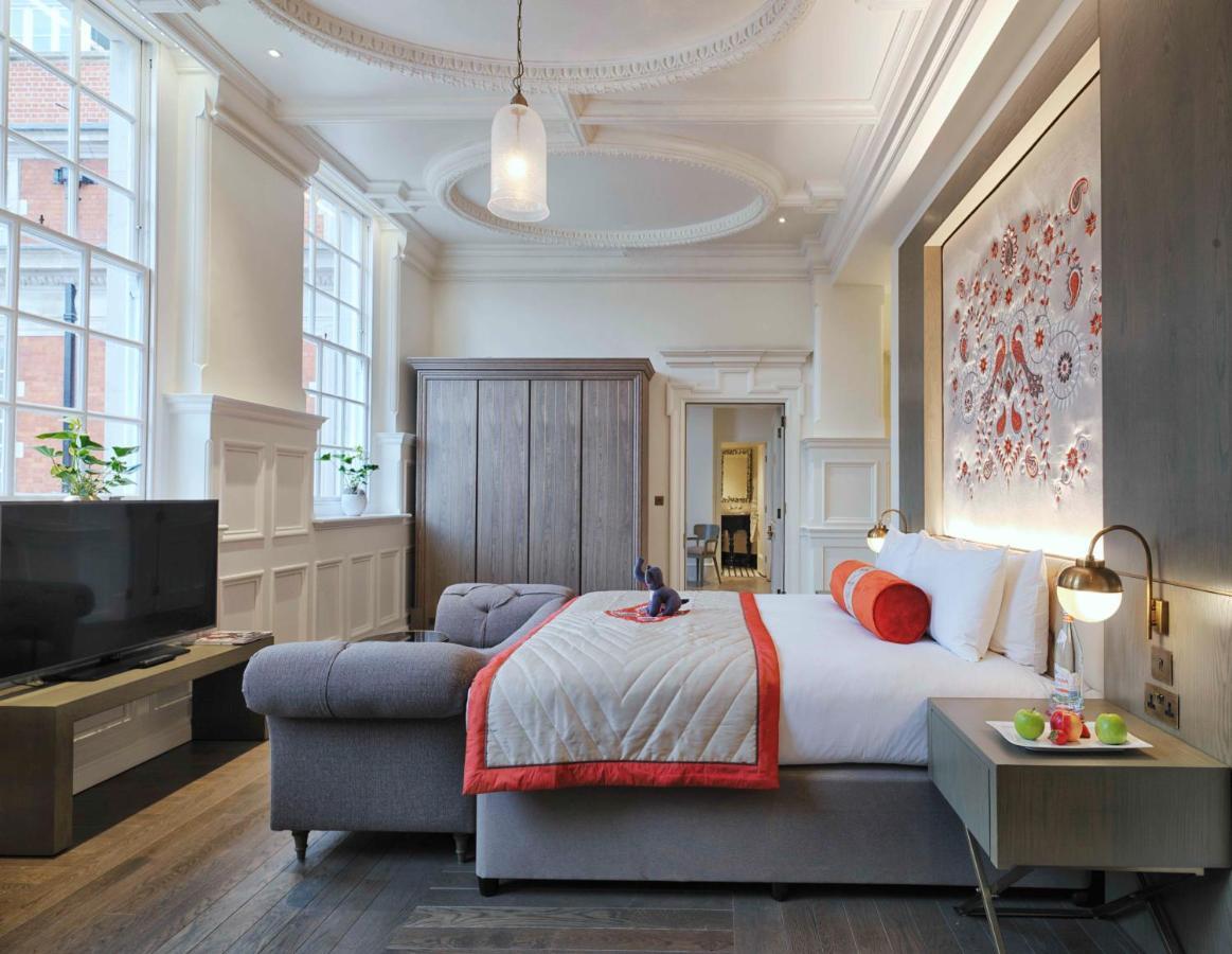 فندق ذا لاليت لندن المظهر الخارجي الصورة A bedroom at the hotel